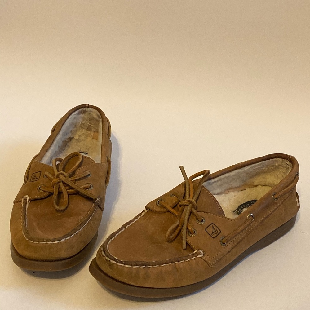 Sperry Fur lined boat shoes - size 7.5